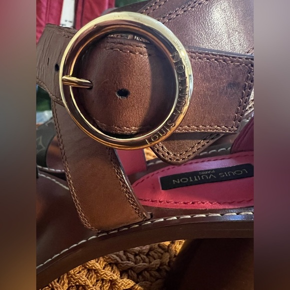 LOUIS VUITTON
Calfskin Monogram Ocean Drive Heeled Sandals 37 Cognac - Picture 8 of 12